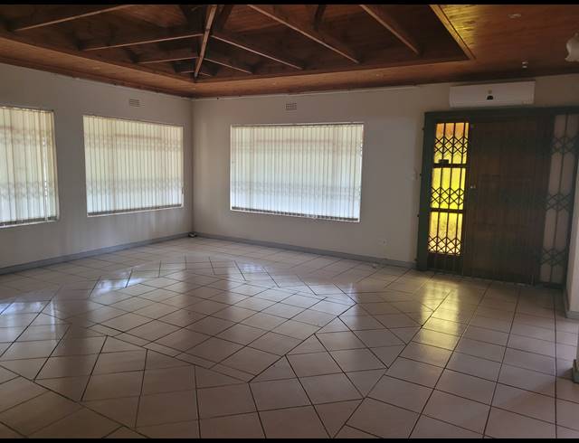4 BEDROOM HOUSE TO LET IN SAFARI GARDENS